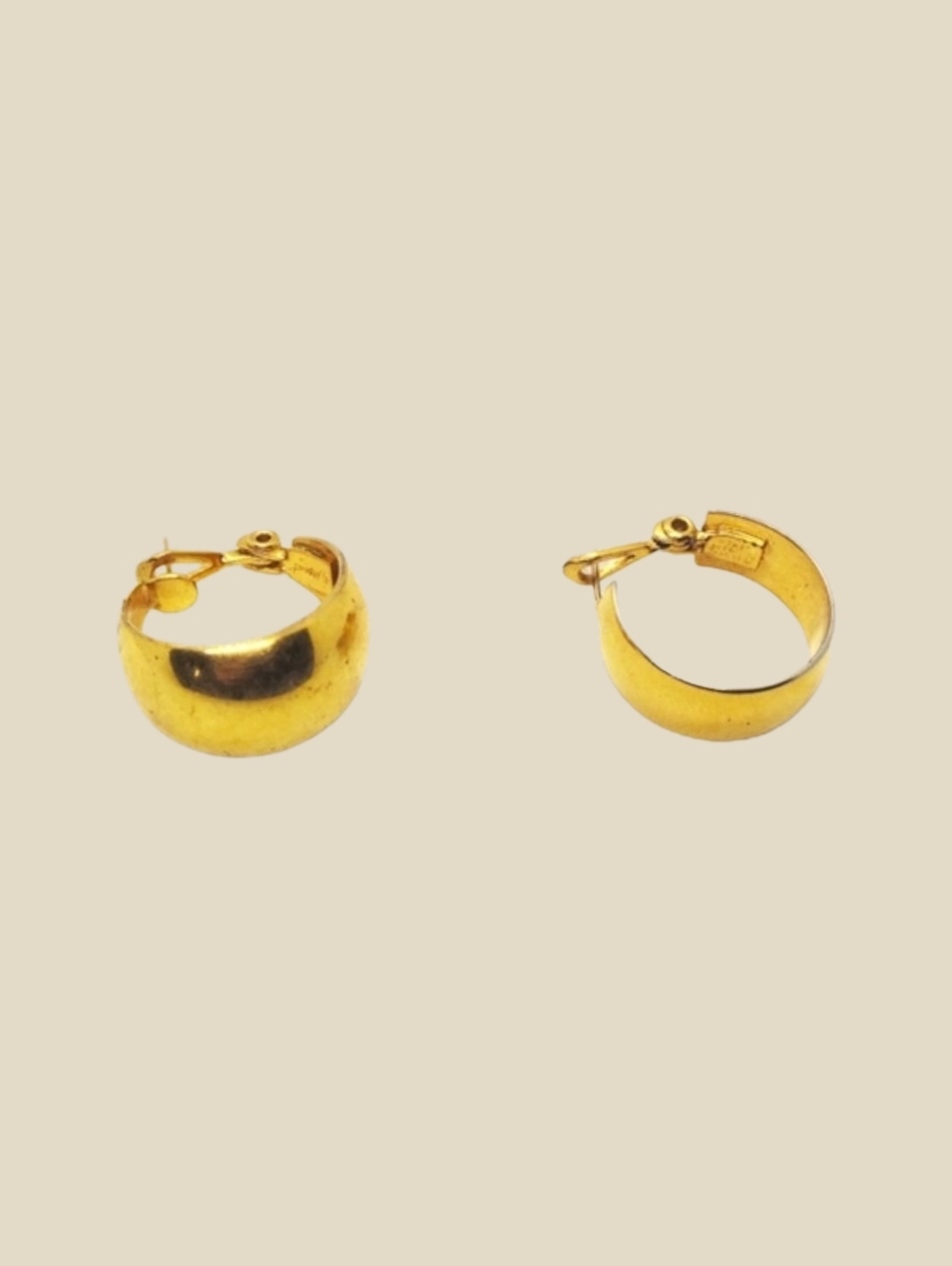 🙋 10/$20. Hoop Gold Tone Earrings